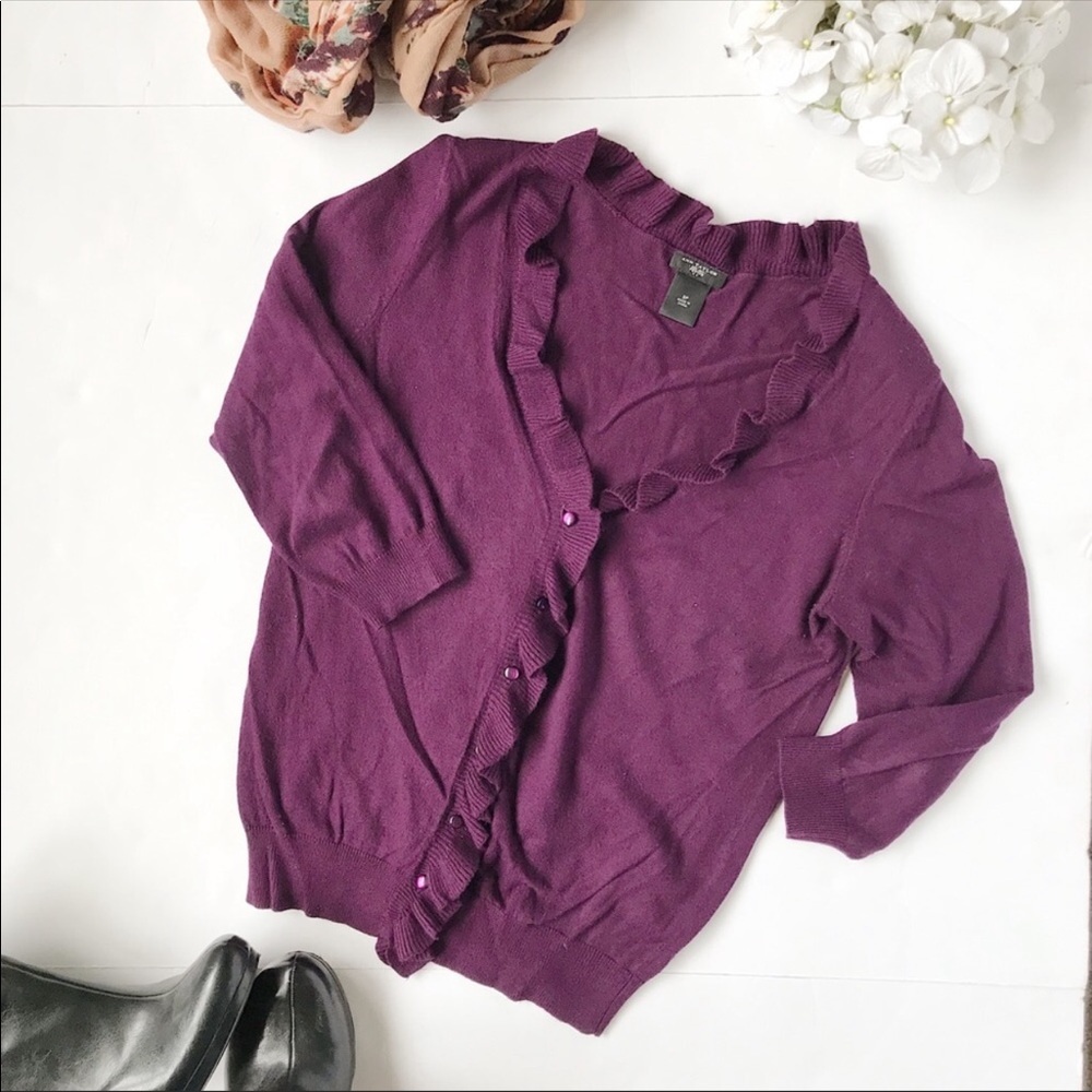 3/$20 Ann Taylor Petite Ruffle Front Cardigan